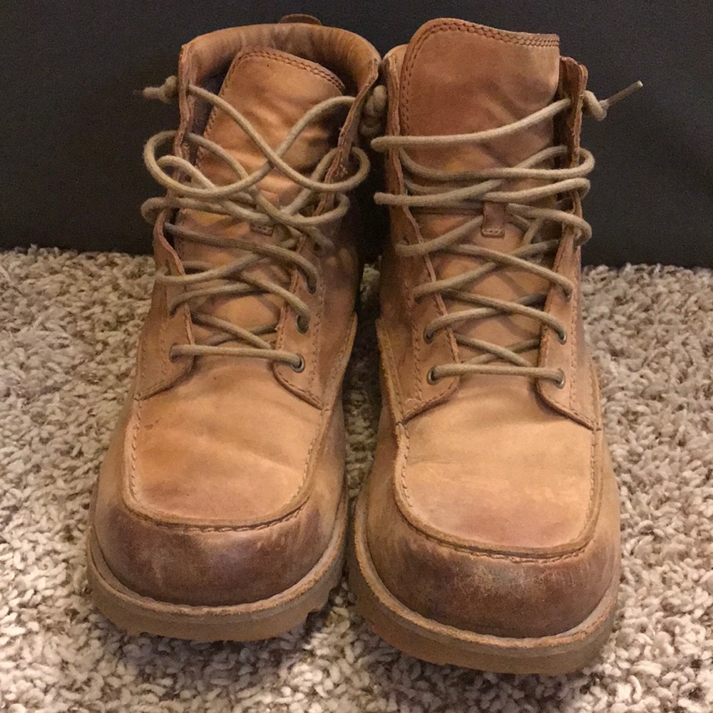 Men’s Ugg Chukka Leather Boot